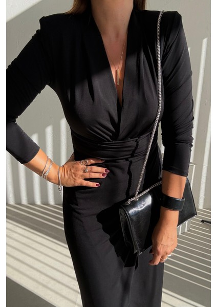 Siyah Vatkalı Uzun Elbise