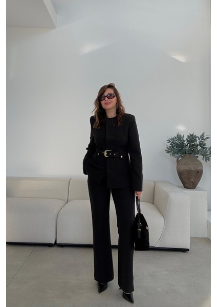 Siyah Kemerli Takım Elbise