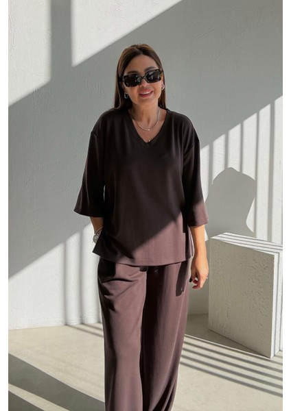 Kahverengi Düşük Kollu V Yaka Takım fırsatları