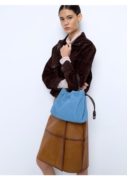 Süet Deri Detaylı El Çantası