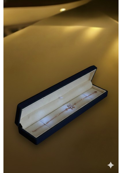 (Premium Işıklı Kutulu) 925 Ayar Gümüş Beyaz Taşlı Lotus Çiçeği Kadın Bileklik