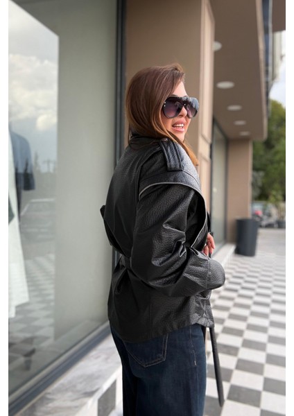 Siyah Fermuar Detaylı Deri Ceket