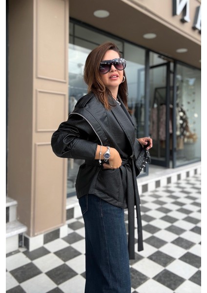 Siyah Fermuar Detaylı Deri Ceket