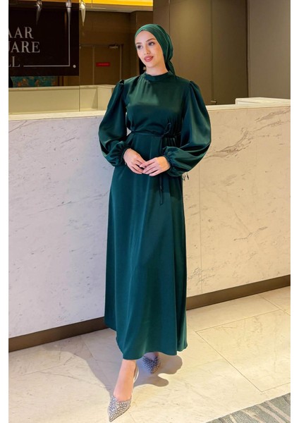Balon Kol Belden Bağlama Detaylı Saten Abiye- Zümrüt Yeşili