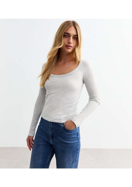 Kadın Siyah Uzun Kol, Derin Havuz Yaka Bluz, Fitilli Kaşkorse Kumaş