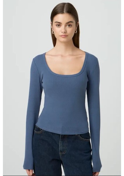 Kadın Siyah Uzun Kol, Derin Havuz Yaka Bluz, Fitilli Kaşkorse Kumaş