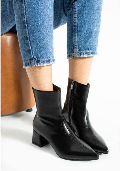 Blyana Sivri Burun Kalın Topuklu Kadın Bot