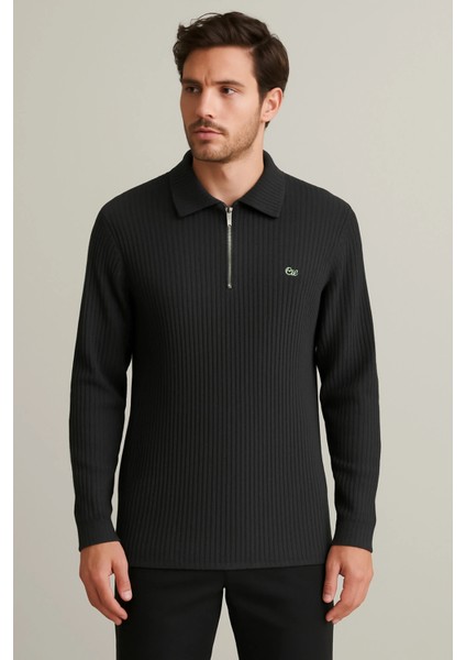 Polo Yakalı Fermuarlı Ince Çizgi Detaylı Tişört