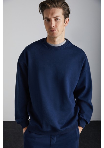 TRAVIS Erkek Organik Kumaşlı Yumuşacık Regular Fit Yuvarlak Yakalı Koyu Lacivert Sweatshirt fırsatları