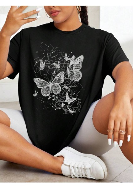 Kadın Kelebek Baskılı Oversize T-Shirt Rahat ve Şık Tasarım fiyatları