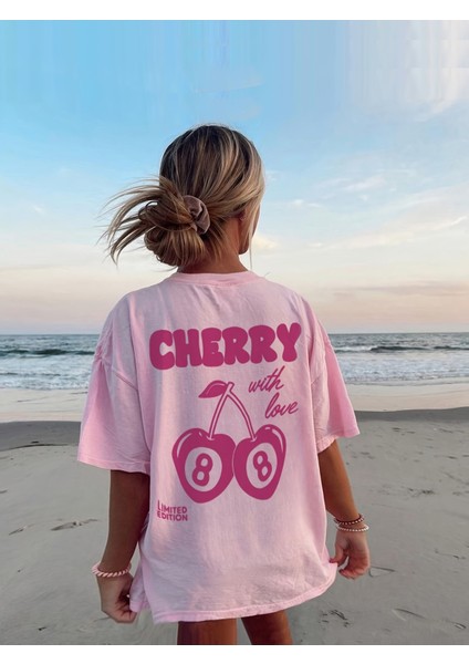 Kadın Oversize Cherry With Love Baskılı T-Shirt Rahat ve Şık Tasarım