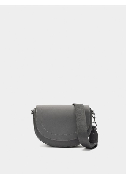 Kapaklı Oval Çapraz Çanta fiyatları