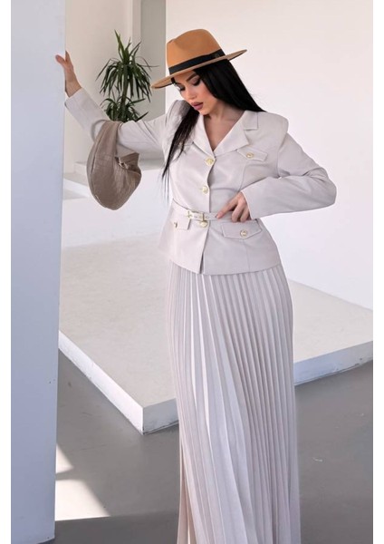 Kadın Ikili Alt Üst Takım Şık Kemerli Cep ve Düğme Detaylı Kısa Blazer Ceket Piliseli Uzun Etek Takım fırsatları