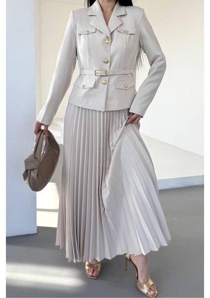 Kadın Ikili Alt Üst Takım Şık Kemerli Cep ve Düğme Detaylı Kısa Blazer Ceket Piliseli Uzun Etek Takım