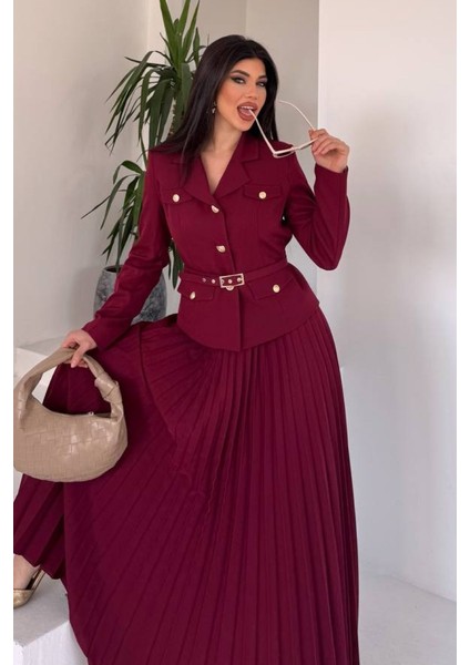 Kadın Ikili Alt Üst Takım Şık Kemerli Cep ve Düğme Detaylı Kısa Blazer Ceket Piliseli Uzun Etek Takım modelleri