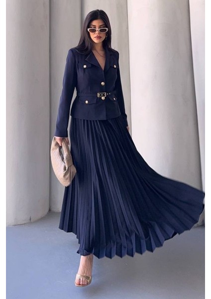 Kadın Ikili Alt Üst Takım Şık Kemerli Cep ve Düğme Detaylı Kısa Blazer Ceket Piliseli Uzun Etek Takım fırsatları