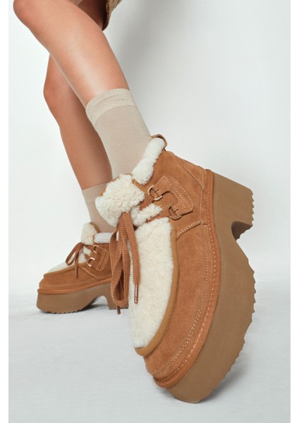 Kadın Camel Bağcıklı Kalın Tabanlı Kürklü Süet Deri Teddy Bot 25WFD492110