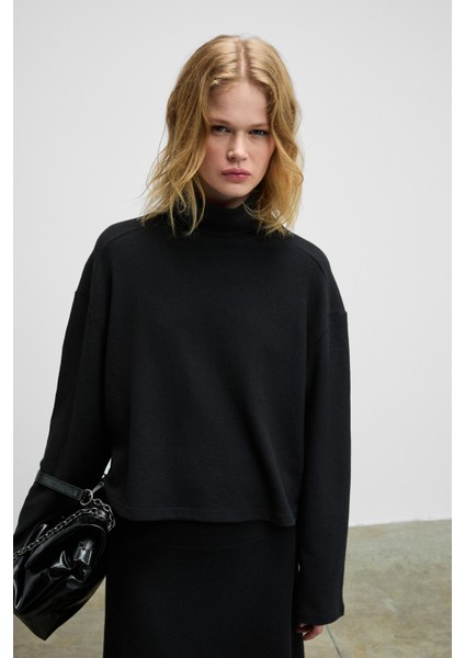 Ploruns Kadın Yumuşak ve Esnek Kumaşlı Balıkçı Yaka Siyah Sweatshirt