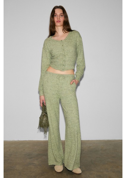 CAISES Kadın Yumuşak Ve Esnek Kumaşlı Geniş Paçalı Yeşil Eşofman Altı fiyatları