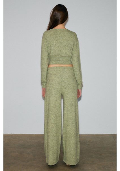 CAISES Kadın Yumuşak Ve Esnek Kumaşlı Geniş Paçalı Yeşil Eşofman Altı fırsatları