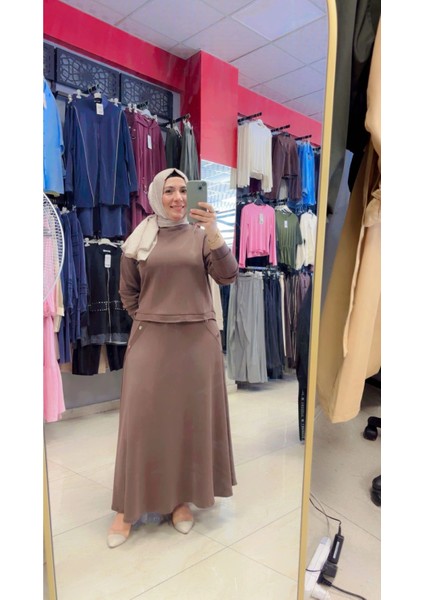 Omuzda Düğme Detaylı Etekli Takım