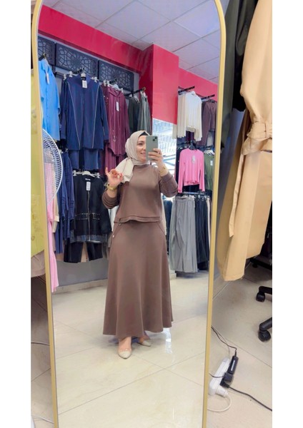 Omuzda Düğme Detaylı Etekli Takım modelleri