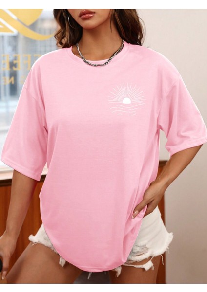 Gün Batımı Sırt Baskı Detaylı Kadın Oversize T-Shirt fırsatları