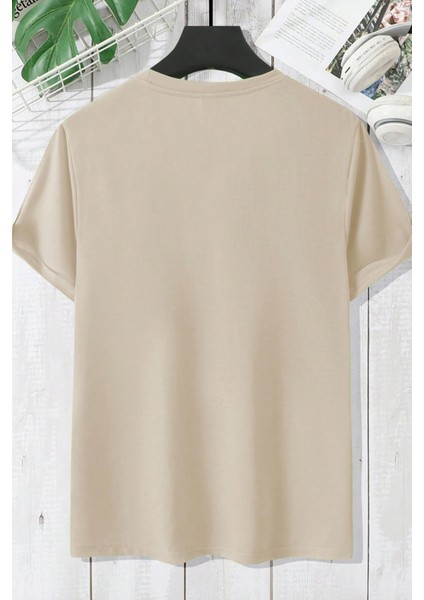 Geometrik Üçgen Baskılı Oversize T-Shirt fiyatları