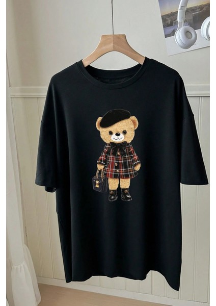 Sanatçı Ayı Baskılı Unisex Siyah Oversize T-Shirt - Rahat ve Şık Tasarım