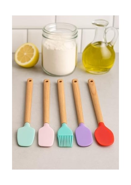 Büyük Boy Silikon Hamur Matı ile Birlikte Ahşap Saplı 5"li Spatula Seti Kolay Kullanım