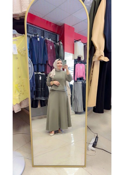 Omuzda Düğme Detaylı Etekli Takım modelleri