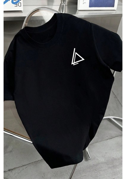 Geometrik Üçgen Baskılı Oversize T-Shirt fiyatları