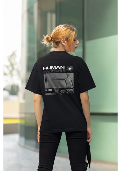 Kadın Oversize Baskılı Siyah Tişört – Human Sırt Baskılı, Günlük & Sokak Stili