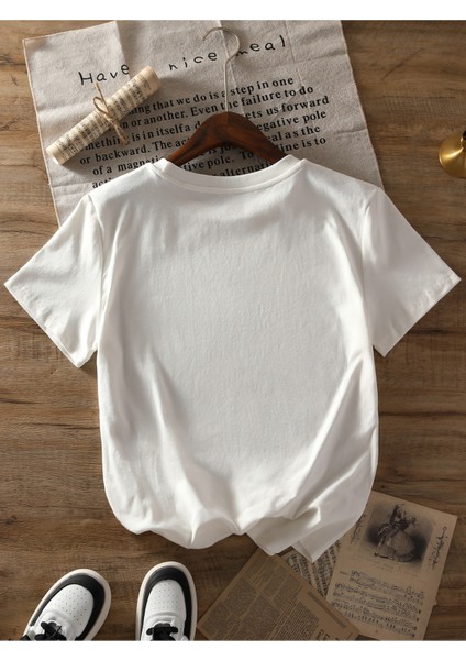 Kadın Oversize Balance Baskılı T-Shirt Rahat ve Şık Tasarım modelleri