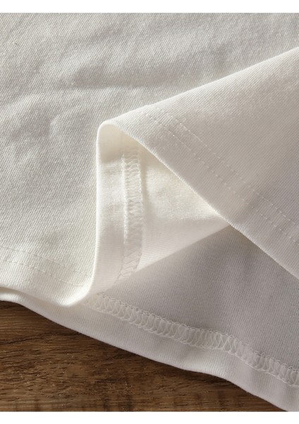 Kadın Oversize Balance Baskılı T-Shirt Rahat ve Şık Tasarım fırsatları