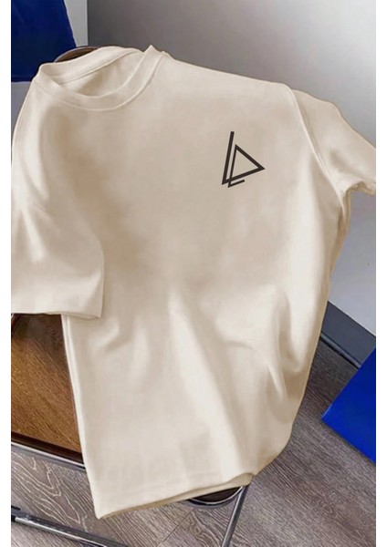 Geometrik Üçgen Baskılı Oversize T-Shirt modelleri