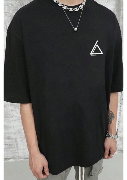 Geometrik Üçgen Baskılı Oversize T-Shirt