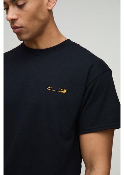 Ataç Baskılı Siyah Oversize T-Shirt - Rahat ve Şık Tasarım