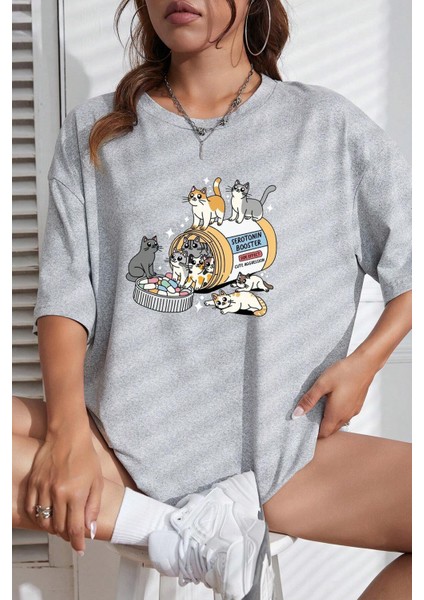 Kadın Oversize Baskılı Gri Tişört – Kediler Ön Baskılı, Günlük & Sokak Stili fiyatları