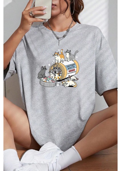 Kadın Oversize Baskılı Gri Tişört – Kediler Ön Baskılı, Günlük & Sokak Stili fırsatları