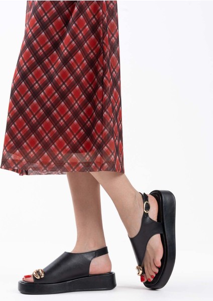 Milena Siyah Cilt Toka Detaylı Sandalet