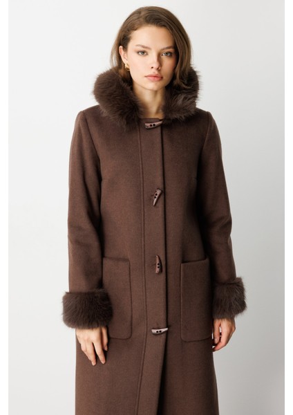 Yakası ve Kolları Kürklü Kaşe Kaban 6055-26K modelleri