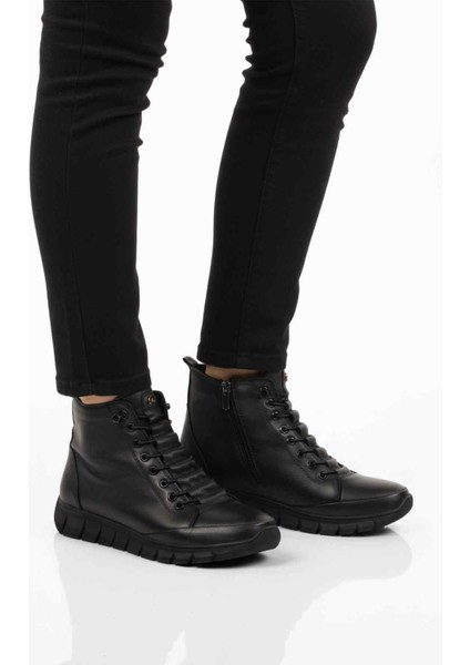 Siyah Hakiki Deri Içi Polarlı Kaymaz Fermuarlı Kadın Bot 3910 Z