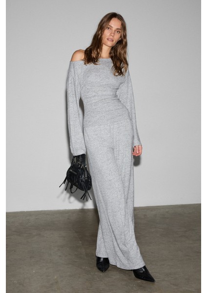 Nıveas Kadın Yumuşak ve Esnek Kumaşlı Kayık Yakalı Yanı Büzgülü Grimelanj Sweatshirt modelleri