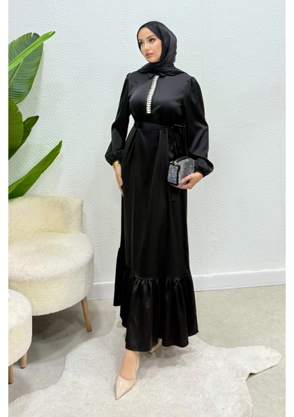 Taşlı Gömlek Yaka Altı Fırfırlı Saten Tesettür Abiye- Siyah