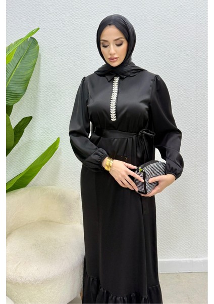 Taşlı Gömlek Yaka Altı Fırfırlı Saten Tesettür Abiye- Siyah fiyatları