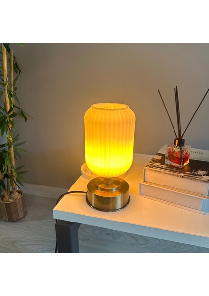 Wingmn Cam Beyaz Y Piramit Masa Lambası Dekoratif Masaüstü Aydınlatma Abajur Başucu Lamba fırsatları