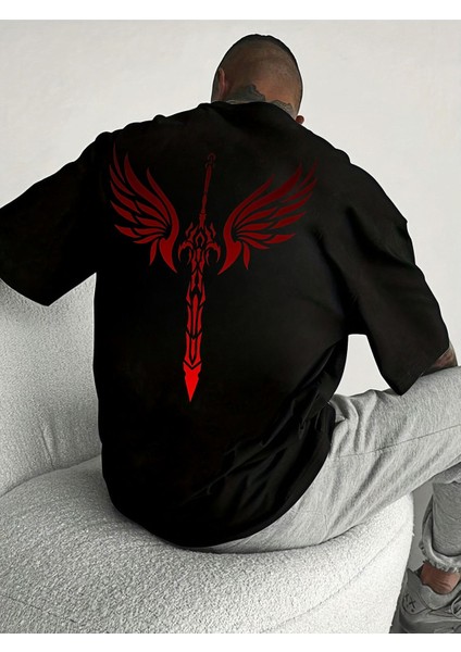 Erkek Oversize Kanatlı Kılıç Baskılı T-Shirt Rahat ve Şık Tasarım