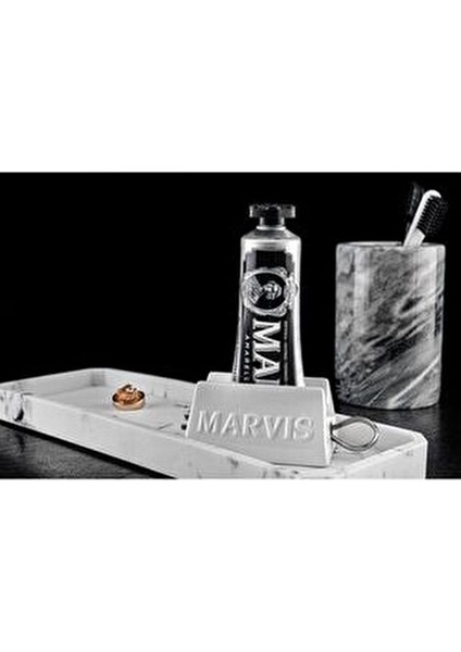 Amarelli Licorice Mint Diş Macunu Koruyucu Etkiyle 25 ml Ferah Nane Aromalı