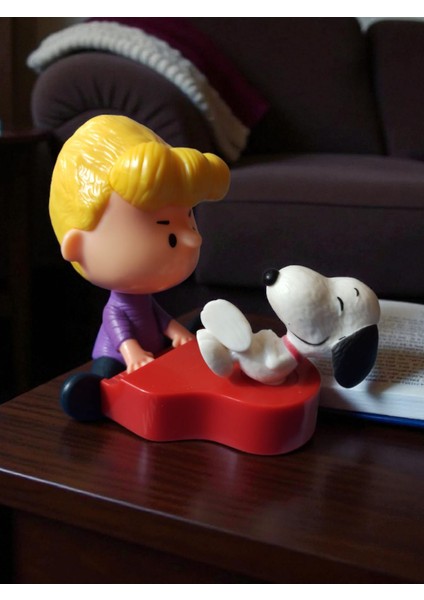 Vintage Snoopy Sally Brown ve Piyano Figür Oyuncak & 9x8 cm fiyatları
